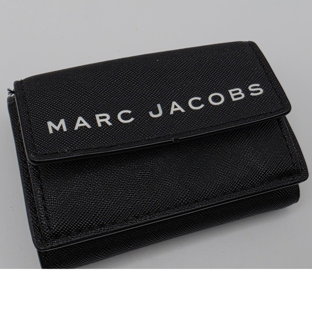 Marc Jacobs Black Saffiano Leather Trifold Wallet White Logo Compact M0015057